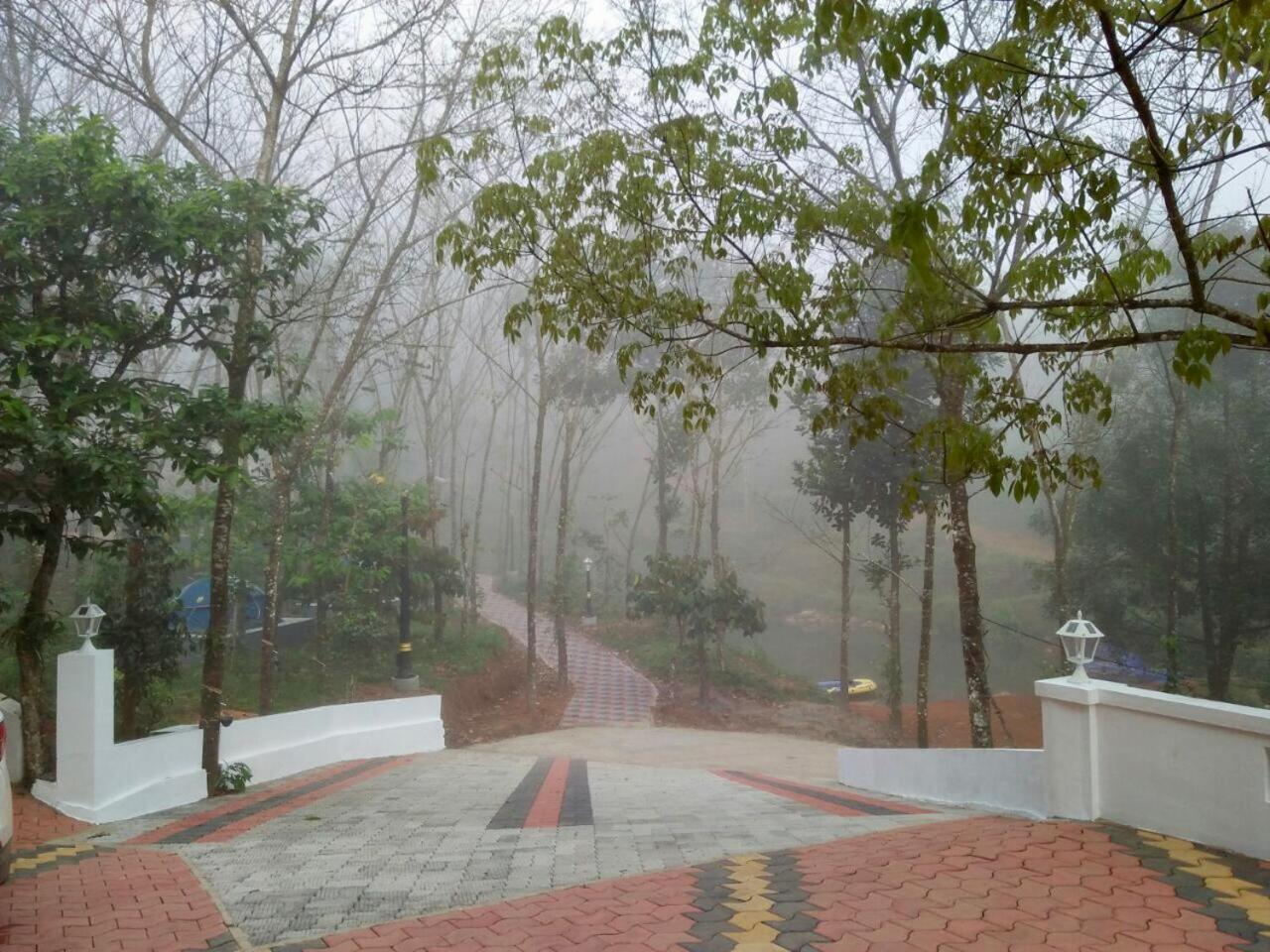 Nutmeg Valley Idukki Buitenkant foto
