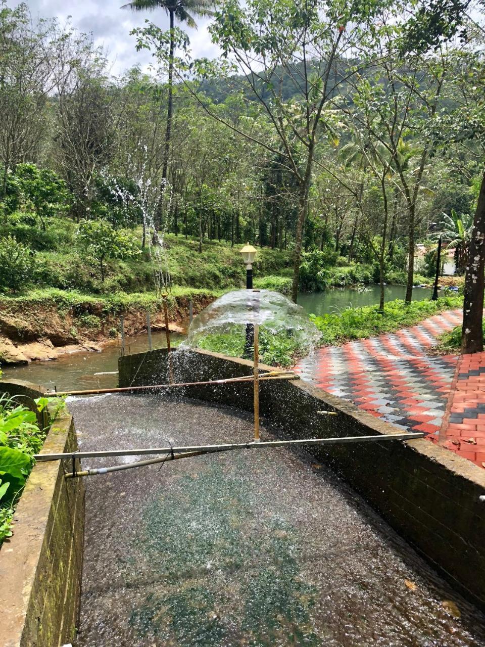 Nutmeg Valley Idukki Buitenkant foto